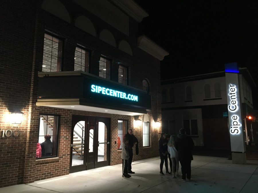 In walking distance of campus, the Town of Bridgewater’s new Sipe Center offers discounted movie showings, live events, and a space for community gatherings. 