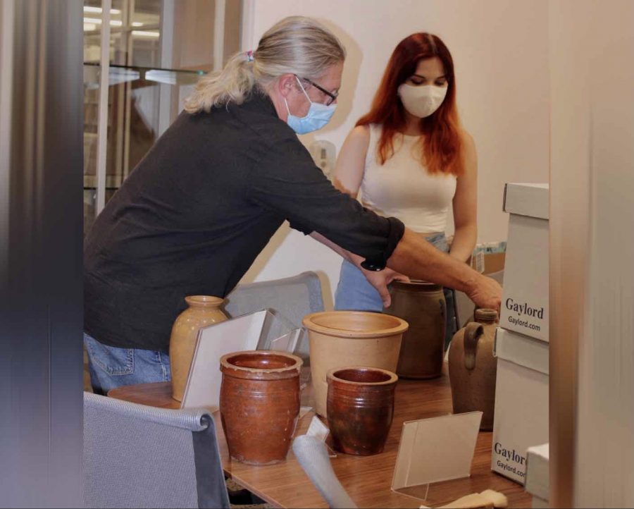 Displaying+the+Pottery+-+Dr.+Suiter