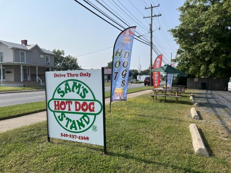 Sign that says Sams Hot dog stand